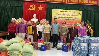 Warm Tet for poor households in Nghe An and Binh Dinh provinces