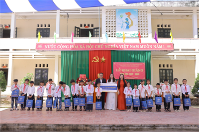 Mavin trao tặng tài trợ giáo dục nhân dịp năm học mới tại nhiều tỉnh thành
