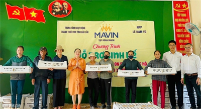 Trao tặng 3.300 con gà giống cho bà con xã Krông Ana